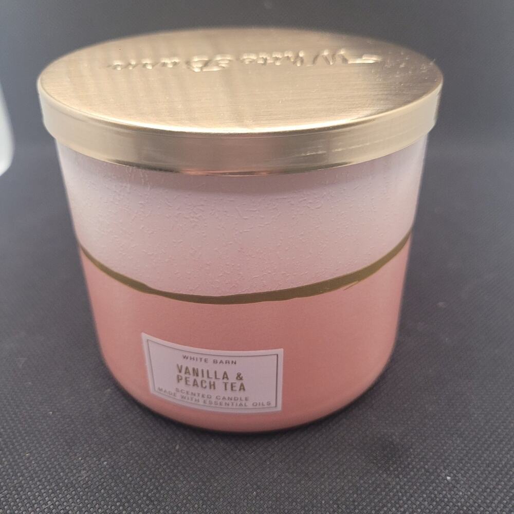 White Barn Vanilla & Peach Tea 3-Wick Candle 14.5 oz Bath & Body Works Pink